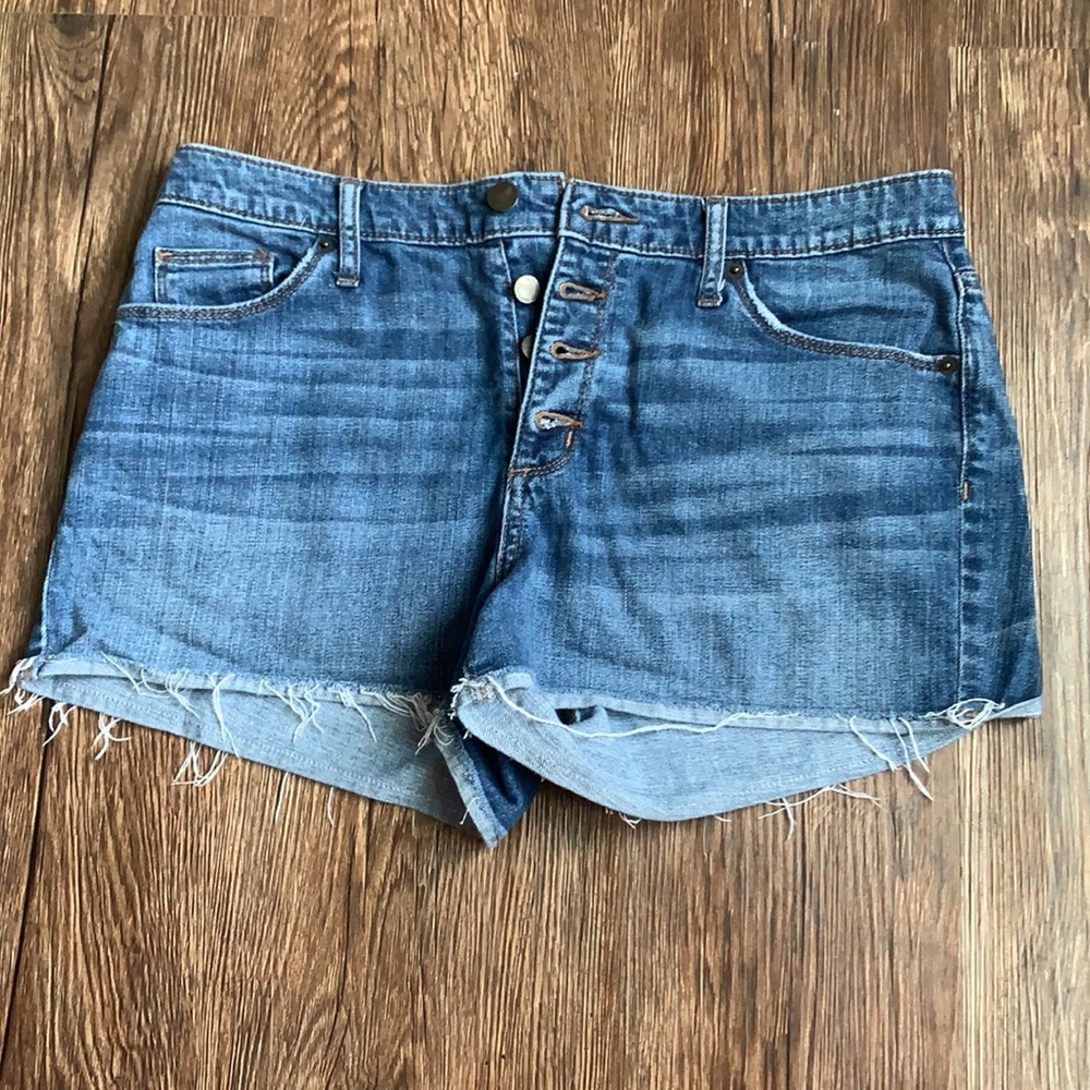Universal Thread Shorts - Picture 2 of 3
